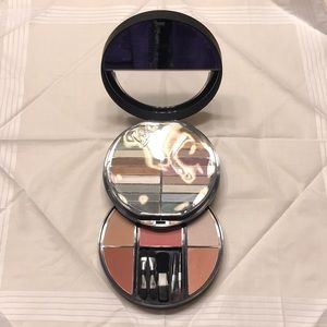 Sephora eyeshadow and blush palette